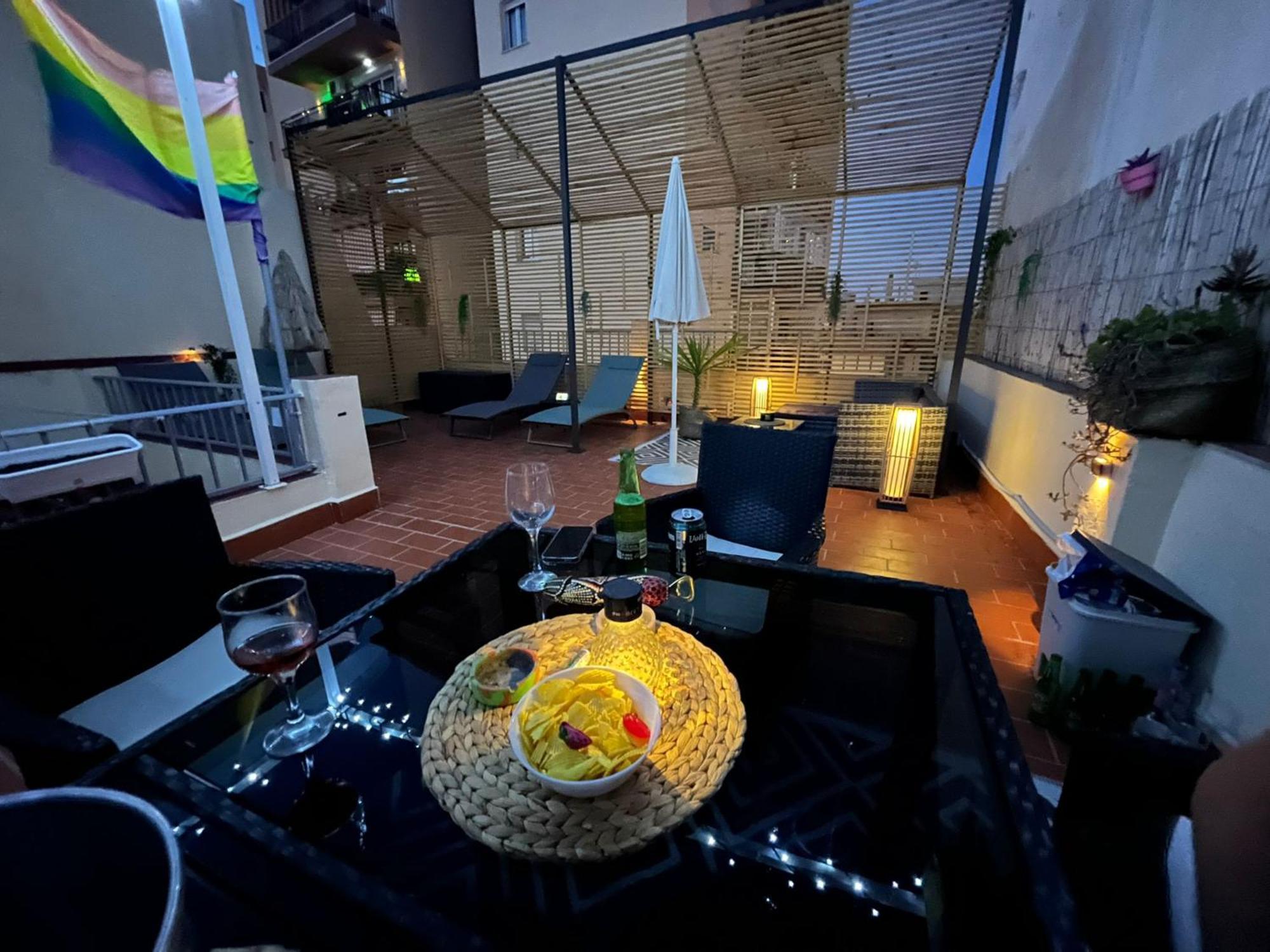 Gay Hostel Торремолинос Экстерьер фото